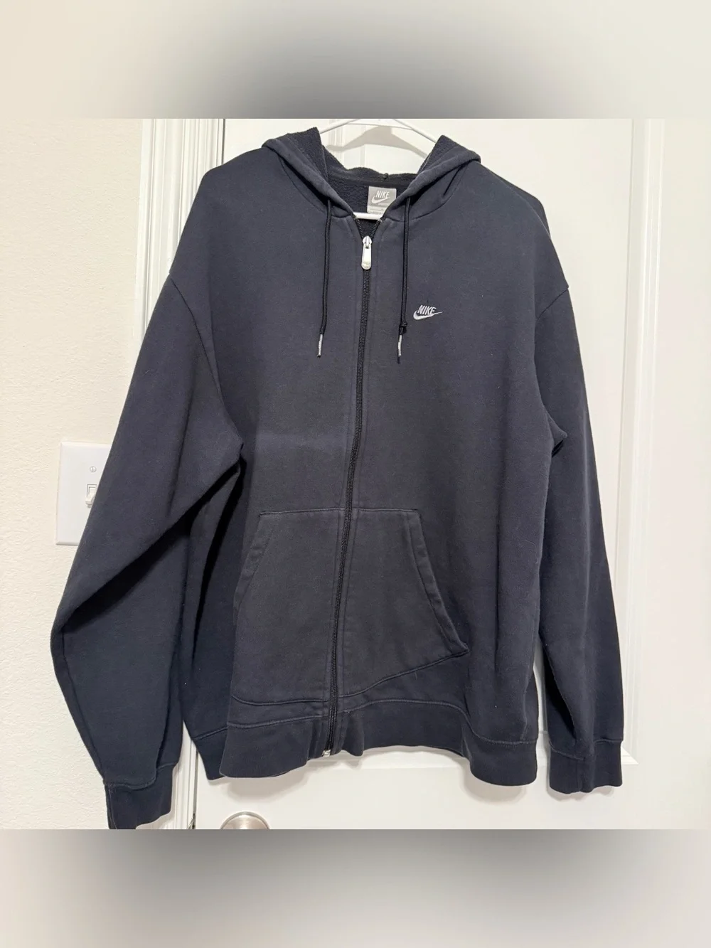 Nike Sportswear Black Full-Zip Hoodie XL Embroidered Swoosh Fleece